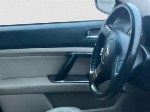 Used 2005 Subaru Outback 2.5i Limited image 8