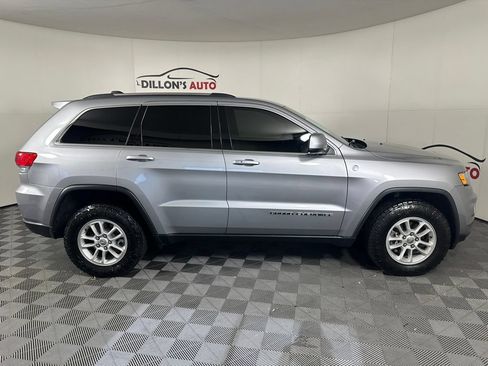 Used 2018 Jeep Grand Cherokee Laredo AWD/4WD image 8