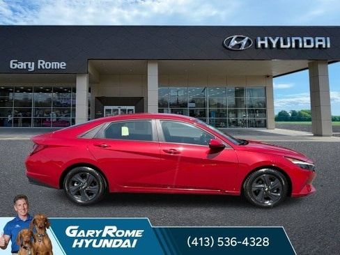 Used 2023 Hyundai Elantra SEL FWD image 11