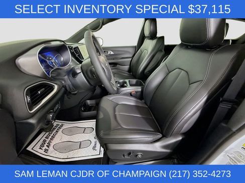 New 2026 Chrysler Voyager LX image 19