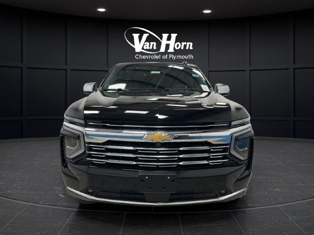 Used 2025 Chevrolet Suburban Premier AWD/4WD image 2