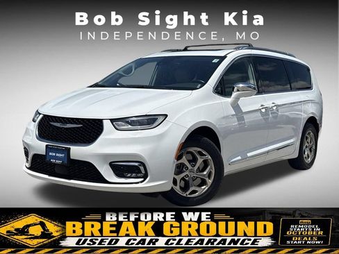 Used 2021 Chrysler Pacifica Limited w/ Premium & Safety Sphere Group AWD/4WD image 1