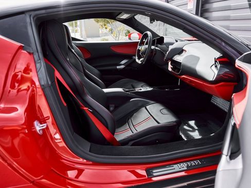 Used 2021 Ferrari SF90 Stradale image 31