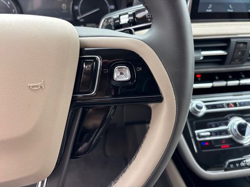 Certified 2022 Lincoln Corsair FWD image 18