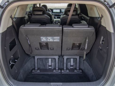 Used 2024 Kia Carnival SX Prestige image 50