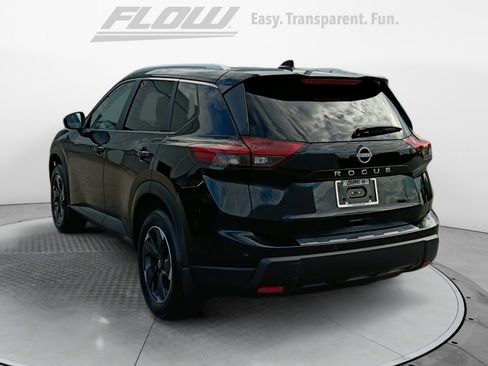 Used 2025 Nissan Rogue SV w/ SV Premium Package FWD image 5