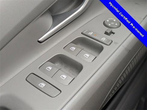 Certified 2025 Hyundai Elantra SEL image 24