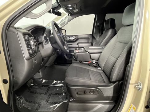 Used 2022 Chevrolet Silverado 1500 Custom Trail Boss w/ LPO, Dark Essentials Package AWD/4WD image 10