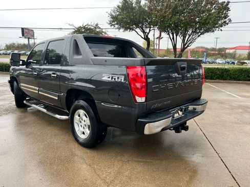 Used 2005 Chevrolet Avalanche Z66 w/ Preferred Equipment Group image 8