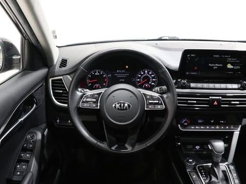 Used 2021 Kia Seltos SX w/ SX Sunroof Package AWD/4WD image 15