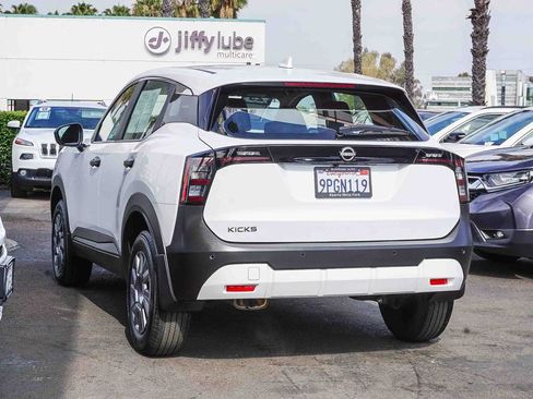 Used 2025 Nissan Kicks S FWD image 5