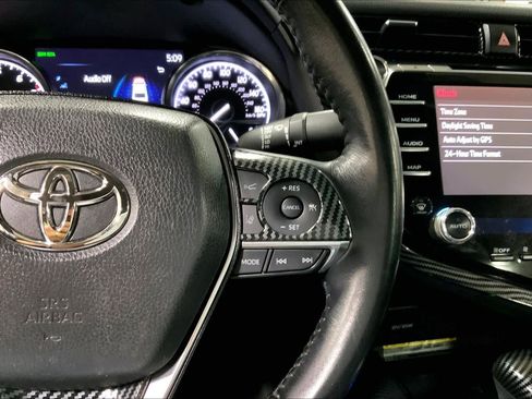 Used 2019 Toyota Camry XLE FWD image 25