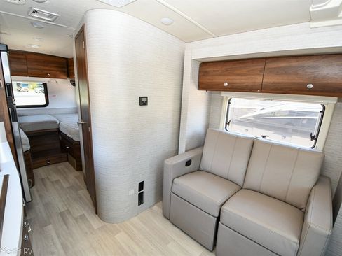 Used 2021 Mercedes-Benz Sprinter 3500 image 5