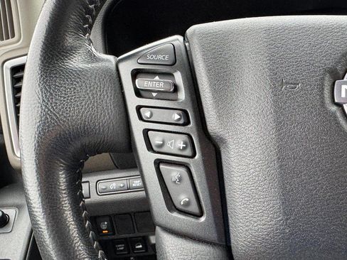 Used 2022 Nissan Frontier SV AWD/4WD image 16