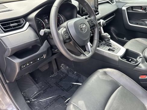 Used 2022 Toyota RAV4 XLE Premium AWD/4WD image 21