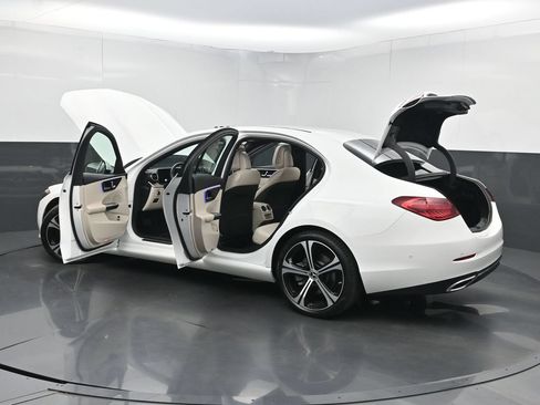 Used 2024 Mercedes-Benz C 300 Sedan image 37