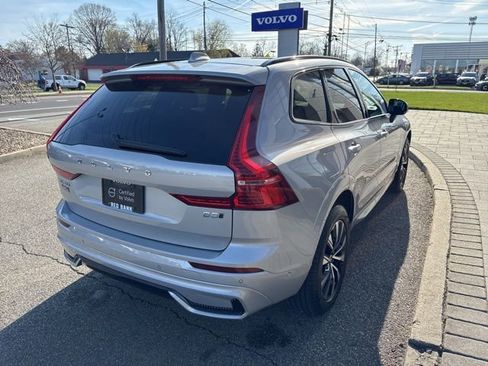 Used 2025 Volvo XC60 B5 Plus AWD/4WD image 5