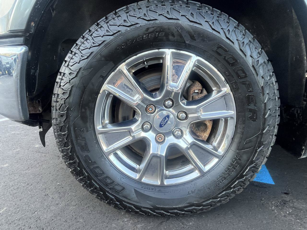 Used 2015 Ford F150 Lariat w/ Equipment Group 502A Luxury AWD/4WD image 19