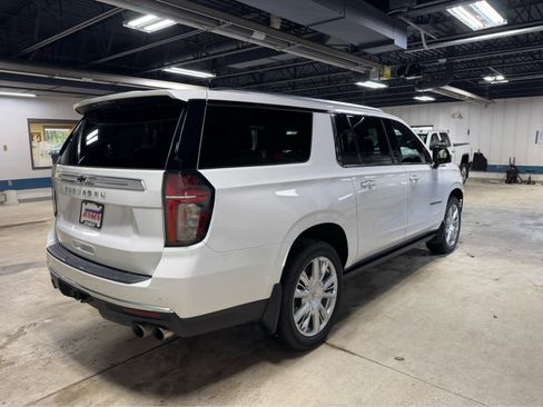 Certified 2023 Chevrolet Suburban High Country image 4