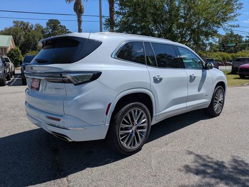 New 2026 Buick Enclave Avenir FWD image 4