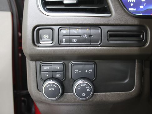 Used 2024 Chevrolet Tahoe LT w/ Luxury Package image 9