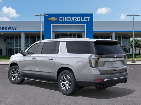 New 2026 Chevrolet Suburban Premier image 3