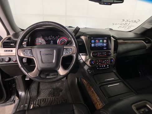 Used 2015 GMC Yukon XL Denali w/ Premium Package image 8