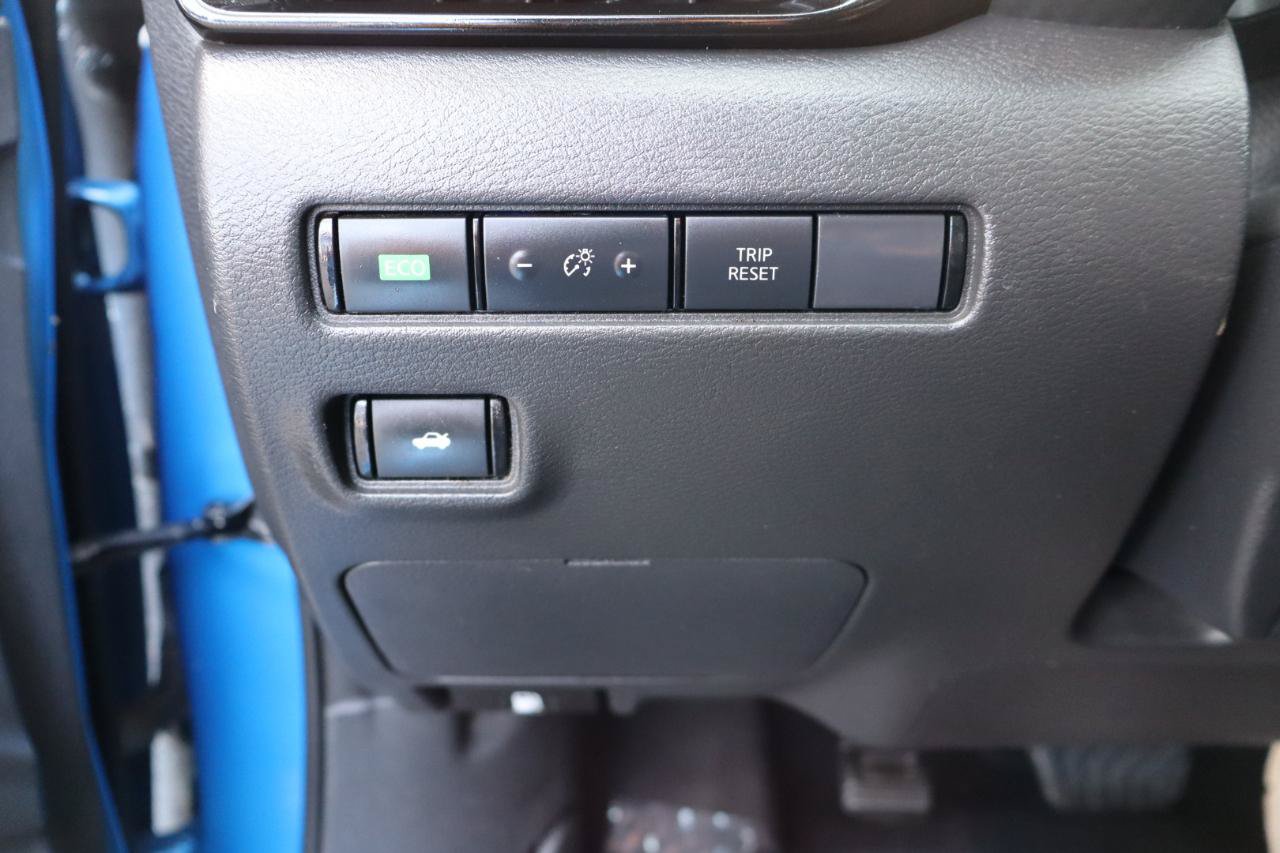 Used 2022 Nissan Sentra SR w/ Electronics Package FWD image 24