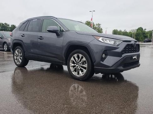 Used 2019 Toyota RAV4 XLE Premium w/ Cold Weather Package AWD/4WD image 3