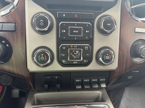 Used 2014 Ford F350 Lariat w/ Lariat Interior Package AWD/4WD image 34