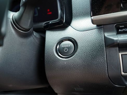 Used 2025 Toyota Camry SE w/ Convenience Package image 24