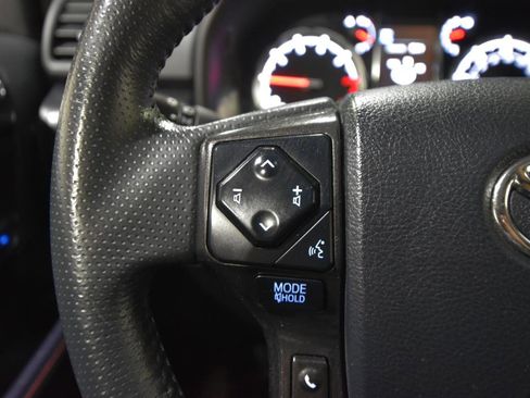 Used 2021 Toyota 4Runner Venture w/ Moonroof Package AWD/4WD image 27