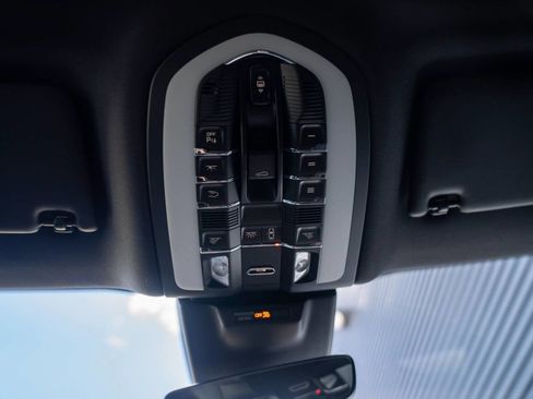 New 2026 Porsche Macan GTS AWD/4WD image 18