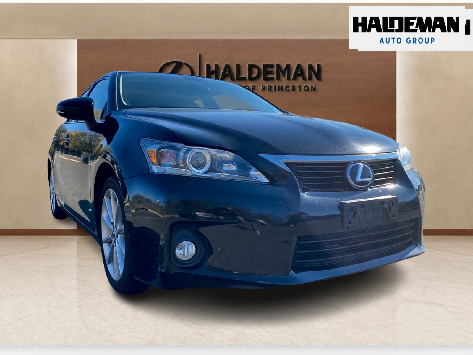 Used 2012 Lexus CT 200h Premium w/ Premium Audio Pkg FWD image 1
