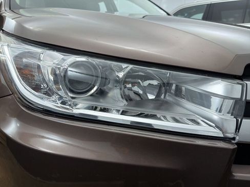 Used 2017 Toyota Highlander XLE image 34