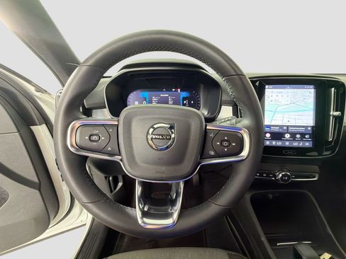 Certified 2023 Volvo XC40 B4 Core w/ Climate Package FWD image 12