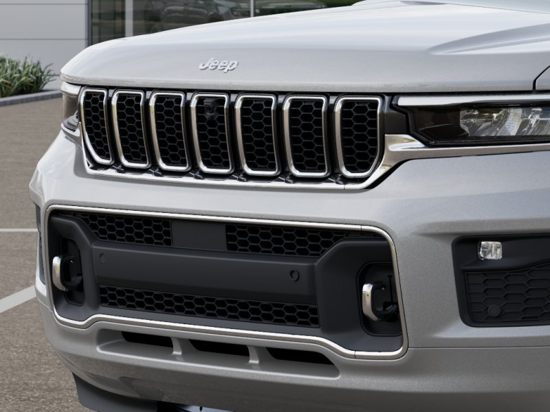 New 2025 Jeep Grand Cherokee Overland w/ Adv Protech Group III AWD/4WD image 12