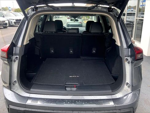 Used 2025 Nissan Rogue SV w/ SV Premium Package image 34