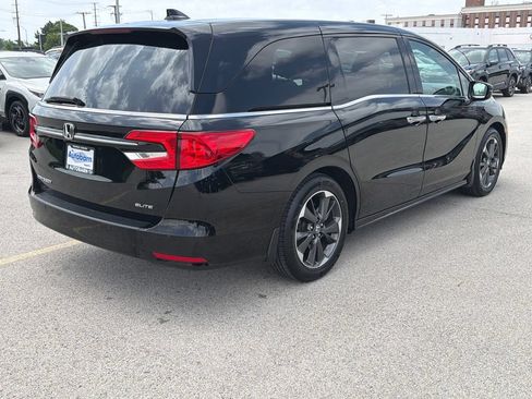 Used 2023 Honda Odyssey Elite image 6