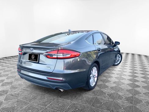 Used 2020 Ford Fusion SE image 6