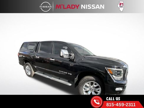 Used 2020 Nissan Titan SL w/ Moonroof Package image 3