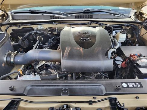 Used 2019 Toyota Tacoma 4x4 Double Cab image 24