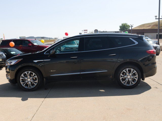 Used 2018 Buick Enclave Avenir w/ Avenir Technology Package AWD/4WD image 3