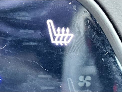Used 2019 Buick Envision Essence FWD image 20