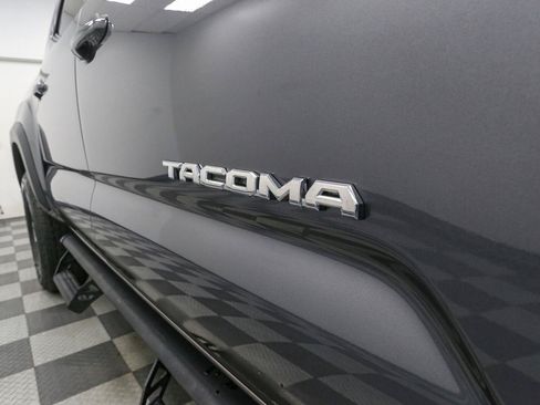 Used 2020 Toyota Tacoma TRD Off-Road w/ Technology Package AWD/4WD image 7