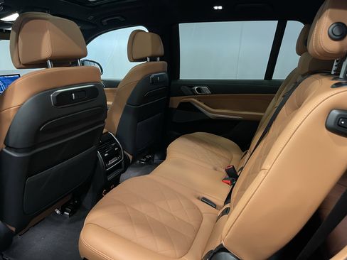 Used 2026 BMW X7 xDrive40i w/ M Sport Package AWD/4WD image 23