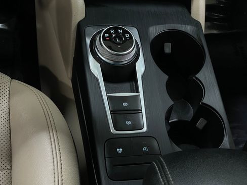 Used 2022 Ford Escape SEL w/ Technology Package image 29