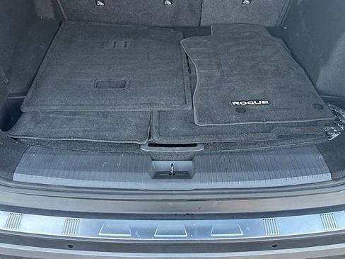 Used 2022 Nissan Rogue SL w/ SL Premium Package image 18