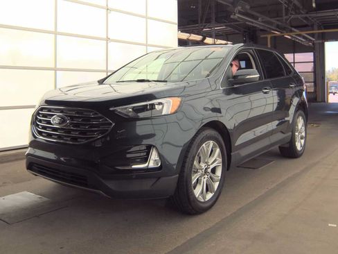 Used 2024 Ford Edge Titanium AWD/4WD image 3