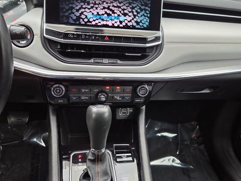 Used 2022 Jeep Compass Limited w/ Sun and Sound Group image 12